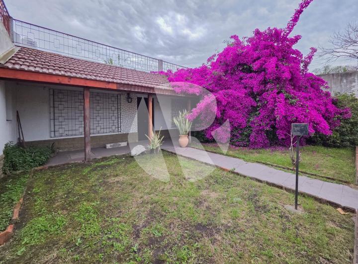 Casa · 138m² · 5 Ambientes · 1 Cochera