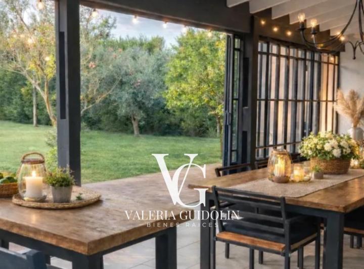 Casa · 200m² · 5 Ambientes · 4 Cocheras