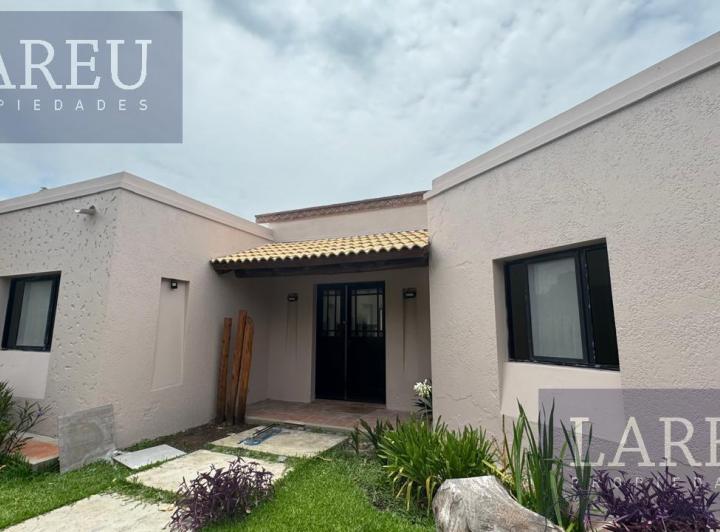 Casa · 158m² · 4 Ambientes · 1 Cochera
