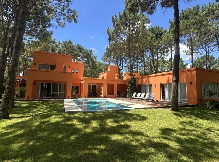 Casa · 419m² · 8 Ambientes