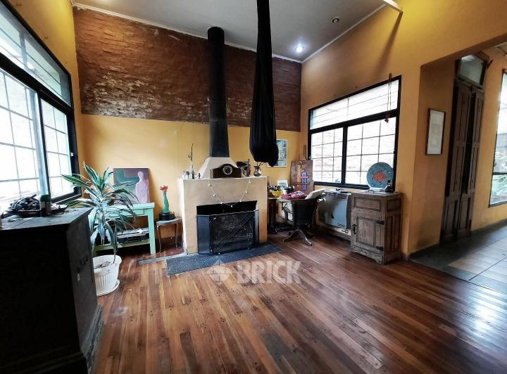 Casa · 214m² · 4 Ambientes · 1 Cochera