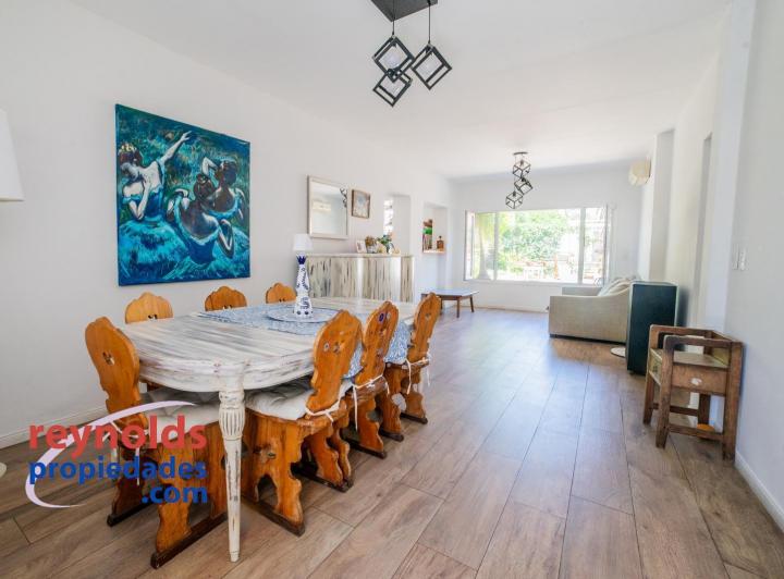 Casa · 184m² · 3 Dormitorios · 1 Cochera