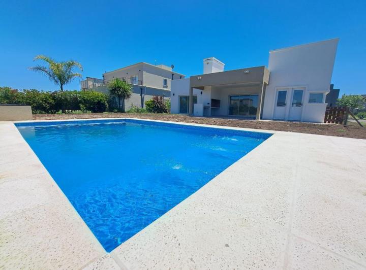 Casa · 171m² · 4 Ambientes · 3 Cocheras