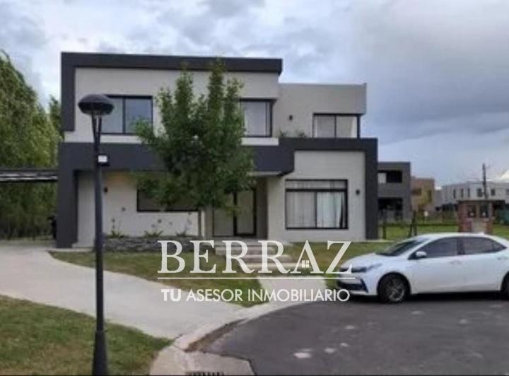 Casa · 206m² · 5 Ambientes · 1 Cochera