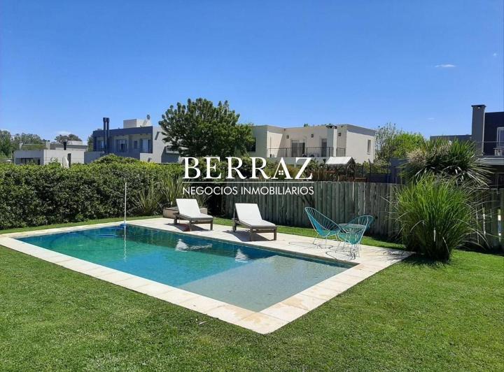 Casa · 173m² · 5 Ambientes · 2 Cocheras