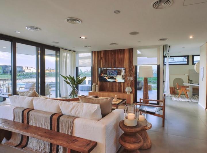 Casa · 1050m² · 7 Ambientes