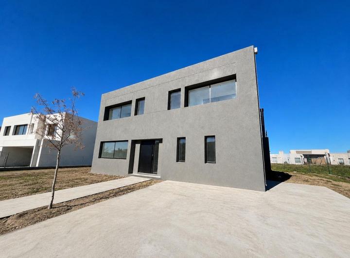 Casa · 327m² · 7 Ambientes