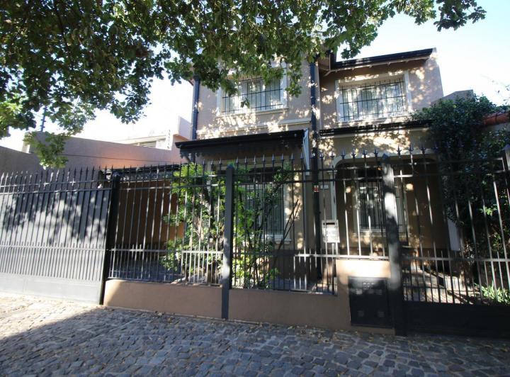 Casa · 184m² · 4 Ambientes · 2 Cocheras