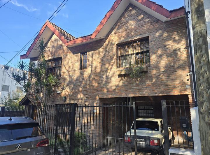 Casa · 155m² · 5 Ambientes · 1 Cochera