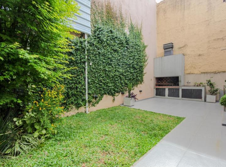 Casa · 233m² · 6 Ambientes · 1 Cochera