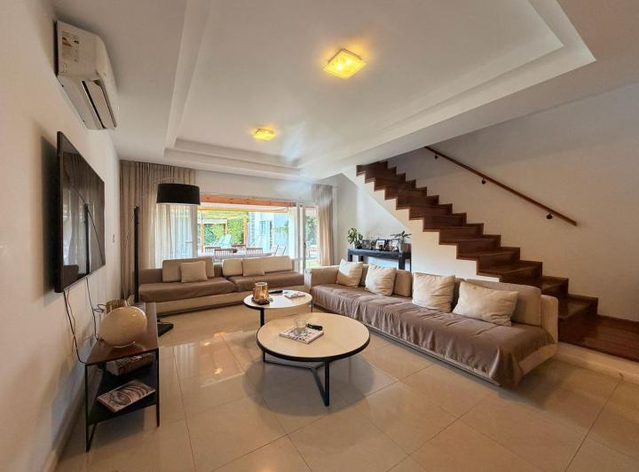 Casa · 153m² · 4 Ambientes · 3 Cocheras