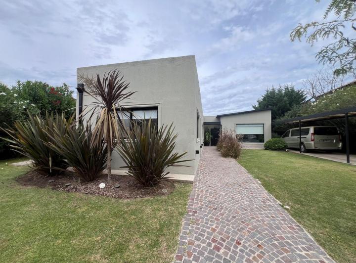 Casa · 153m² · 5 Ambientes · 1 Cochera