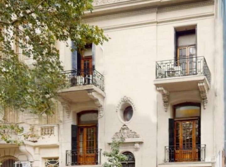 Casa · 185m² · 9 Ambientes