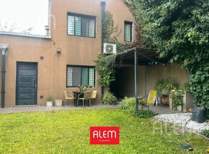 Casa · 130m² · 5 Ambientes · 2 Cocheras
