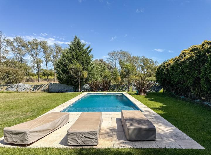 Casa · 224m² · 5 Ambientes · 4 Cocheras