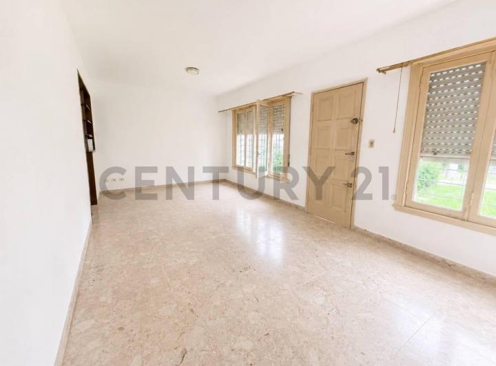Casa · 120m² · 5 Ambientes · 1 Cochera
