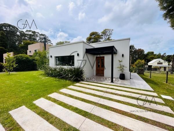 Casa · 180m² · 4 Ambientes
