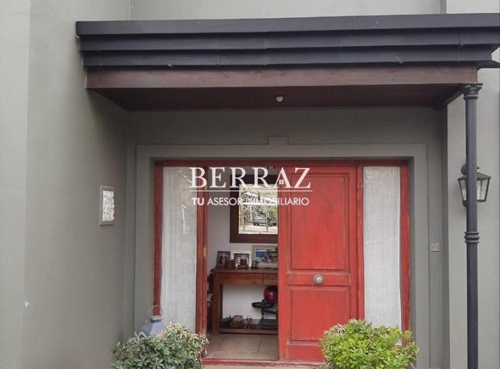 Casa · 252m² · 5 Ambientes · 1 Cochera