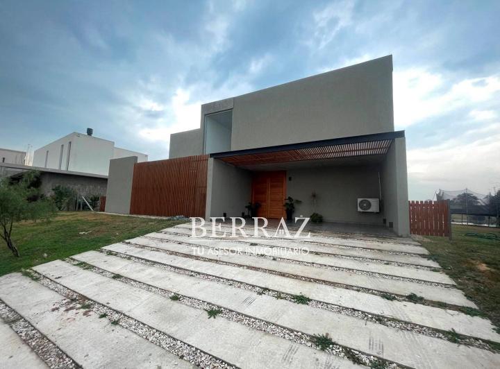 Casa · 192m² · 6 Ambientes · 4 Cocheras