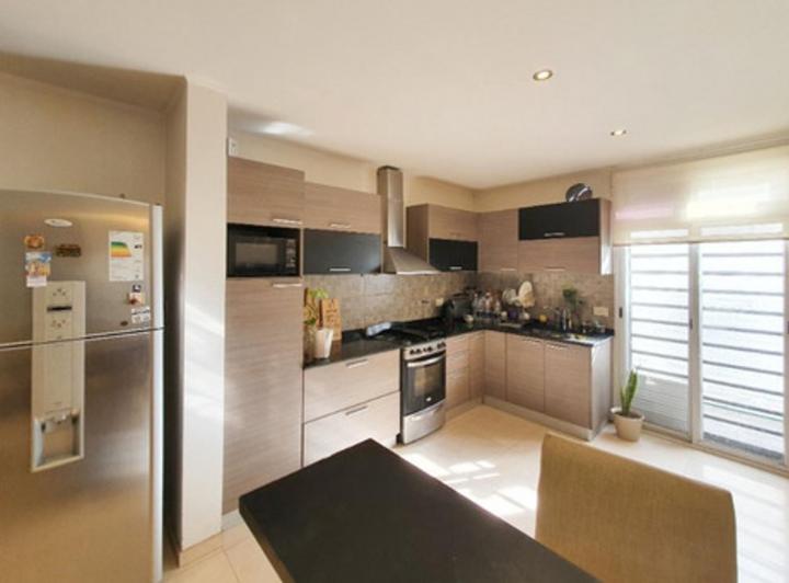 Casa · 250m² · 5 Ambientes · 2 Cocheras