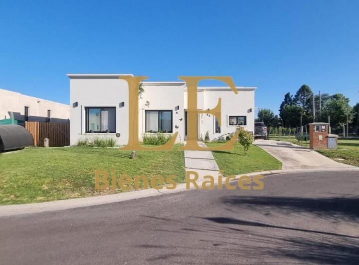 Casa · 152m² · 5 Ambientes · 3 Cocheras