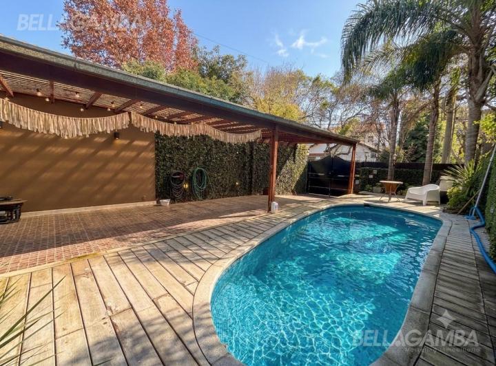 Casa · 291m² · 5 Ambientes · 2 Cocheras