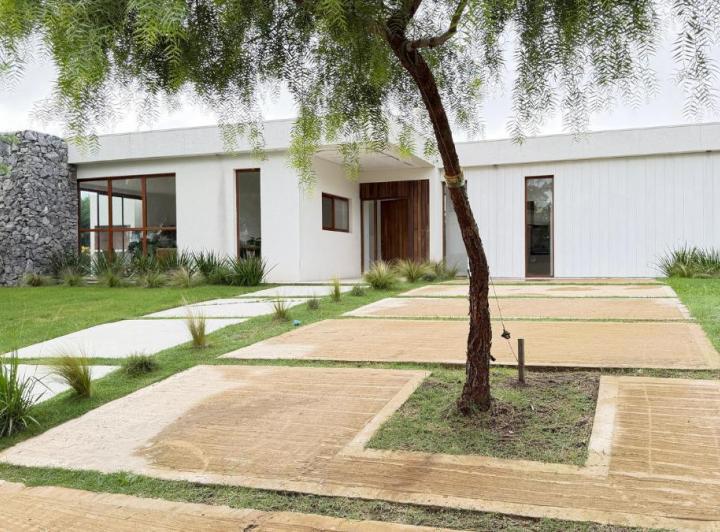 Casa · 150m² · 4 Ambientes · 2 Cocheras