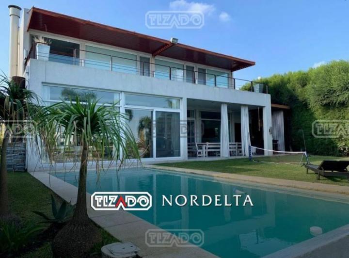 Casa · 450m² · 6 Ambientes · 1 Cochera