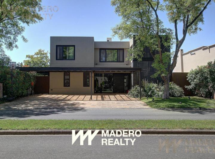 Casa · 550m² · 6 Ambientes · 2 Cocheras