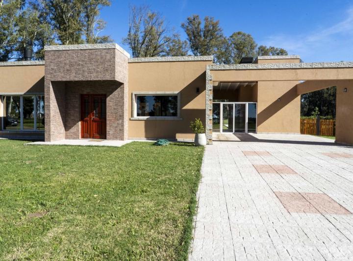 Casa · 186m² · 4 Ambientes · 3 Cocheras