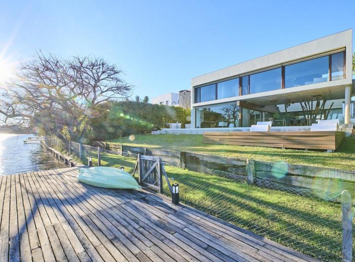 Casa · 352m² · 5 Ambientes · 3 Cocheras
