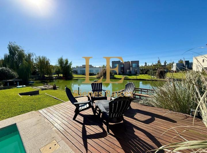 Casa · 150m² · 4 Ambientes · 4 Cocheras