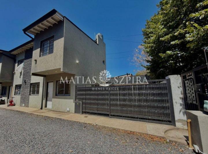 Casa · 65m² · 3 Ambientes · 1 Cochera