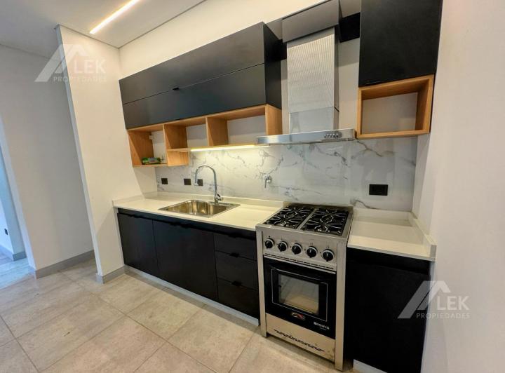 Casa · 81m² · 3 Ambientes · 1 Cochera
