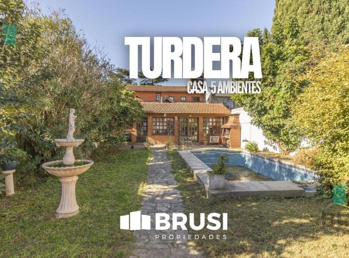 Casa · 220m² · 5 Ambientes · 2 Cocheras