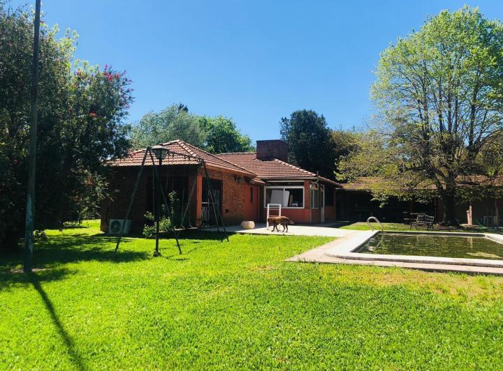 Casa · 160m² · 5 Ambientes · 2 Cocheras