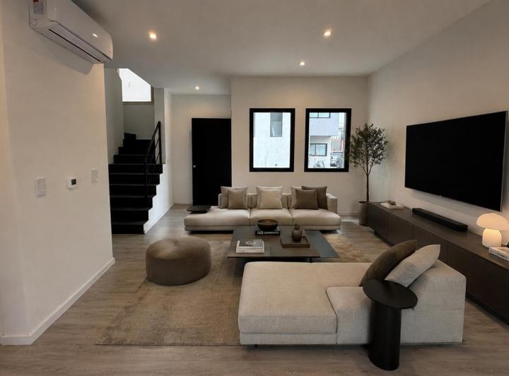 Casa · 129m² · 4 Ambientes · 2 Cocheras