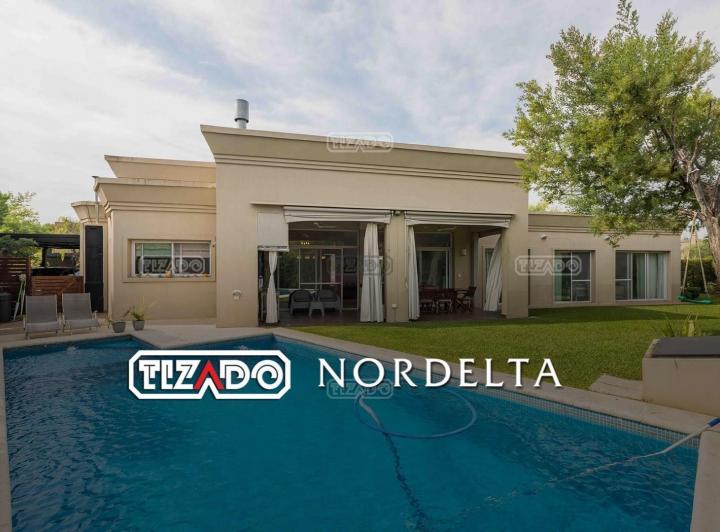 Casa · 190m² · 6 Ambientes · 4 Cocheras
