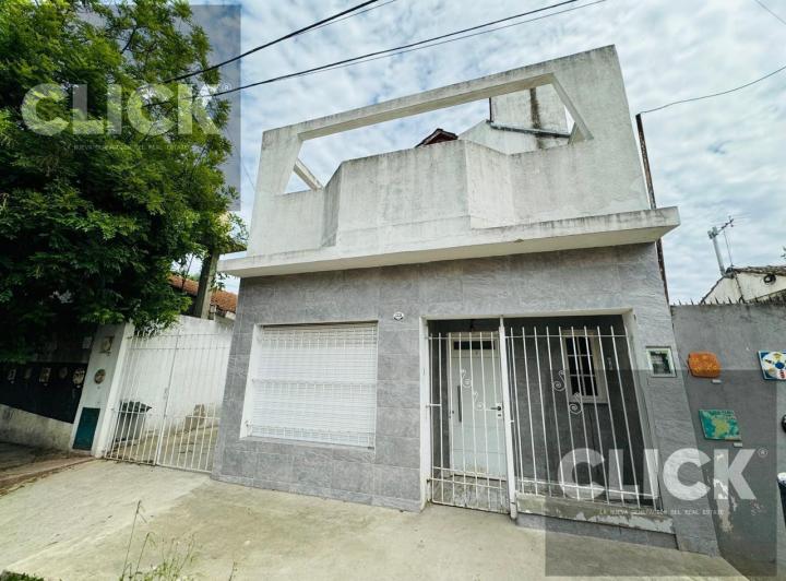Casa · 160m² · 7 Ambientes · 1 Cochera