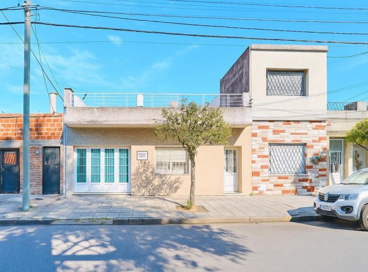 Casa · 160m² · 4 Ambientes · 1 Cochera