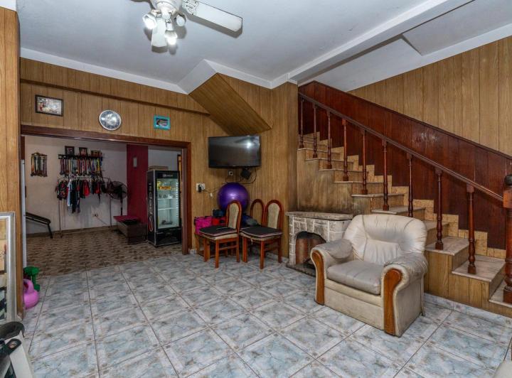 Casa · 132m² · 5 Ambientes · 1 Cochera