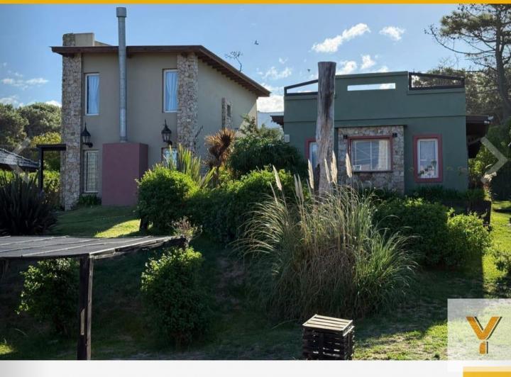 Casa · 320m² · 6 Ambientes