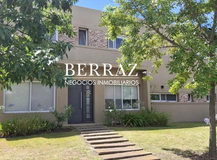 Casa · 149m² · 4 Ambientes · 2 Cocheras