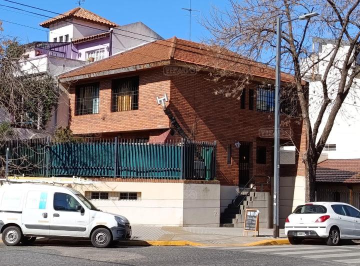 Casa · 266m² · 6 Ambientes · 1 Cochera