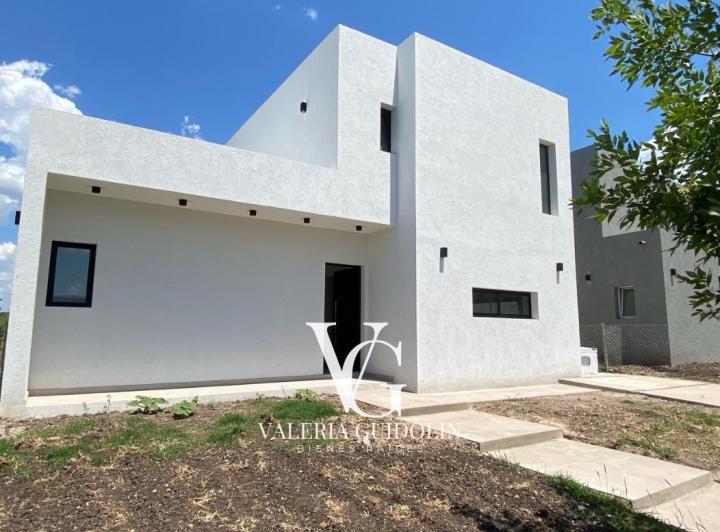 Casa · 177m² · 4 Ambientes · 2 Cocheras