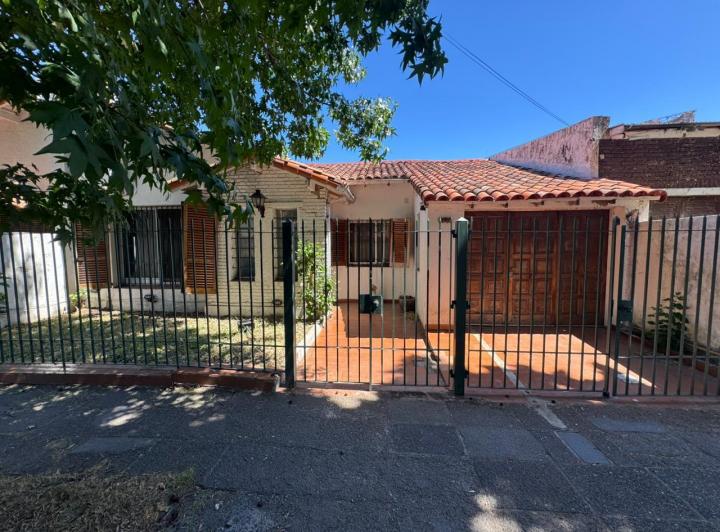 Casa · 170m² · 3 Ambientes · 1 Cochera