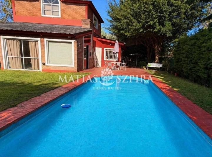 Casa · 188m² · 4 Ambientes · 1 Cochera