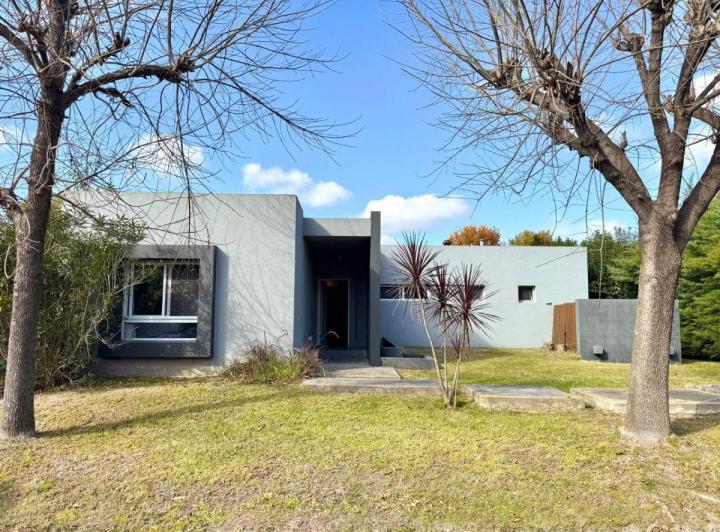 Casa · 168m² · 3 Ambientes · 1 Cochera