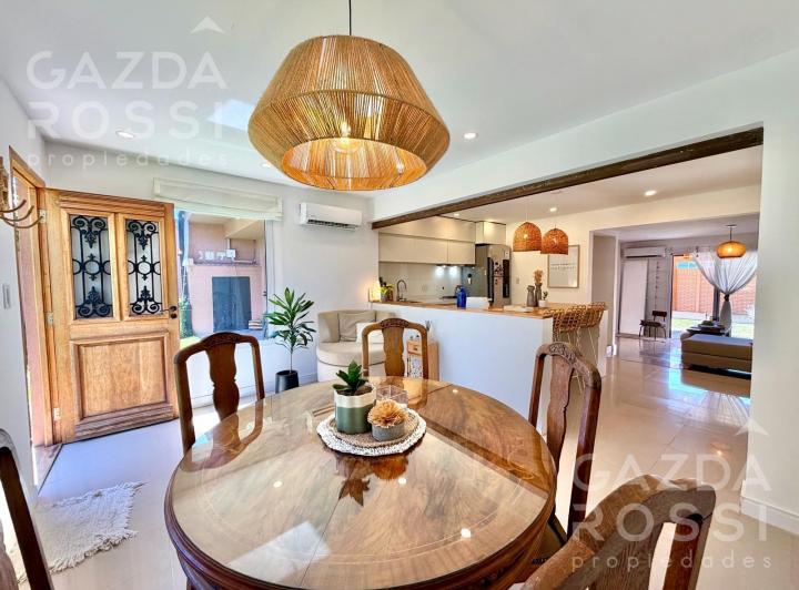Casa · 180m² · 5 Ambientes · 2 Cocheras