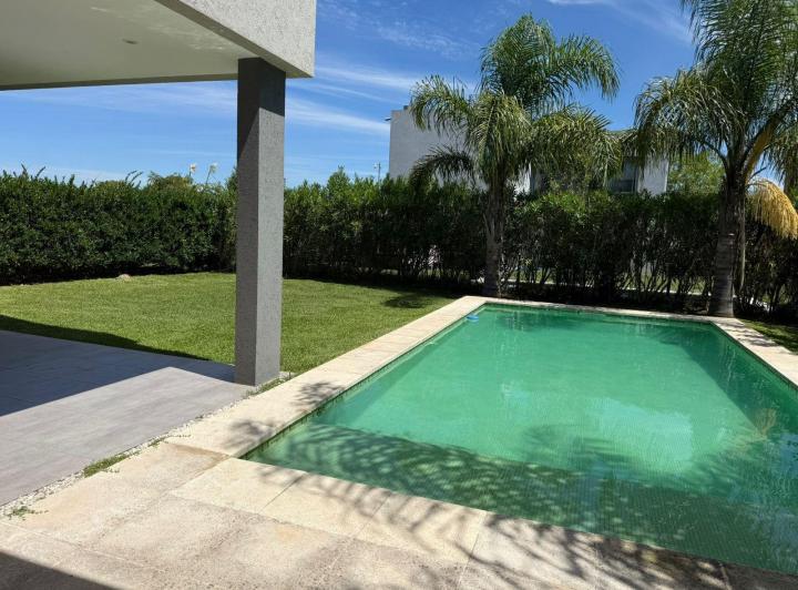 Casa · 170m² · 5 Ambientes · 1 Cochera
